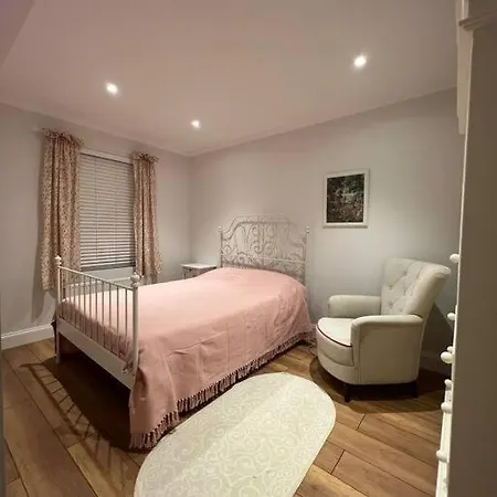 فيلة Villa Whitehouse Foca *
